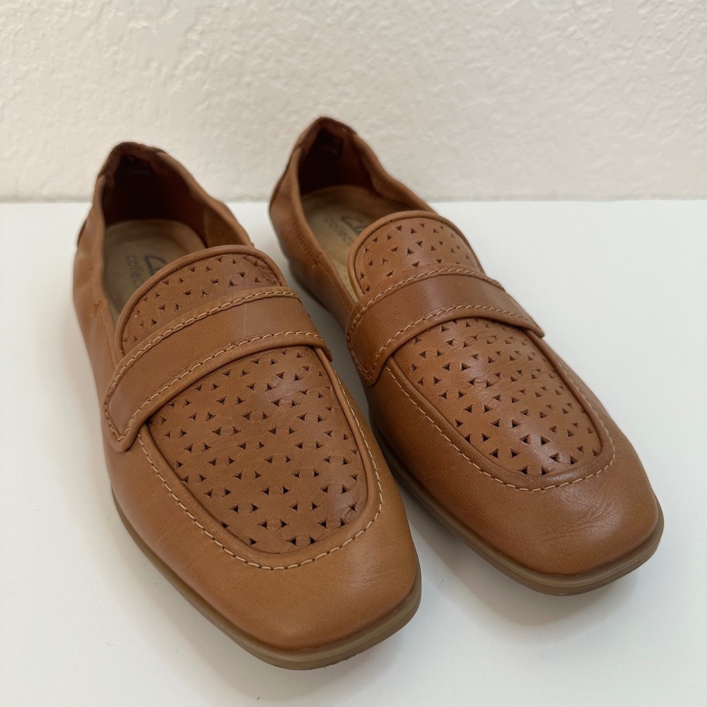 Clarks Loafers Womens 6 Tan Leather Perforated Ultimate Comfort Slip On Shoes